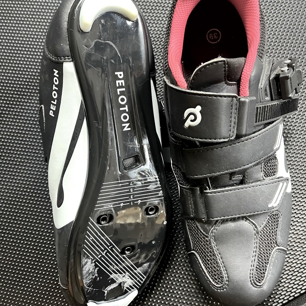 Peloton spin shoes